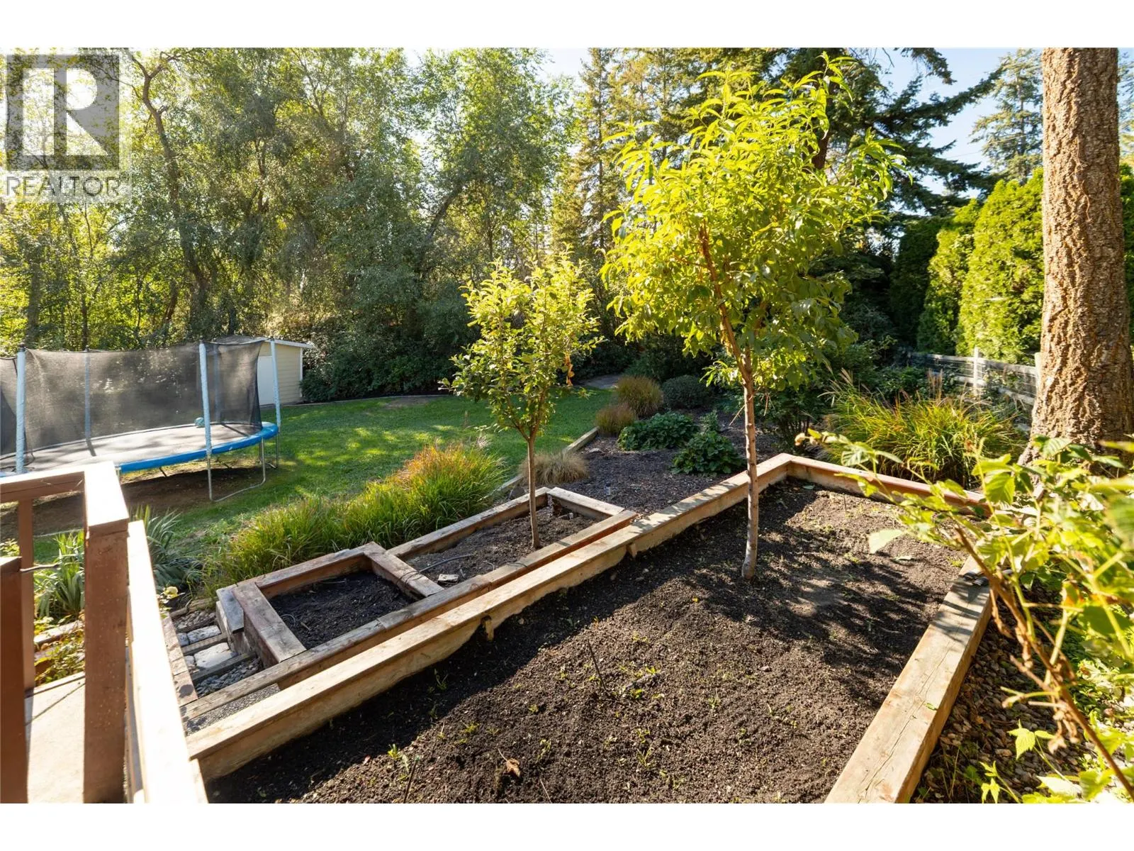 2475 Dunsmuir Road