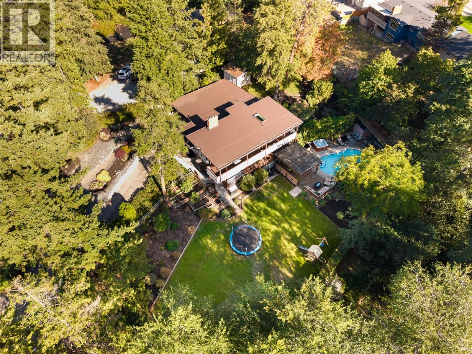 2475 Dunsmuir Road