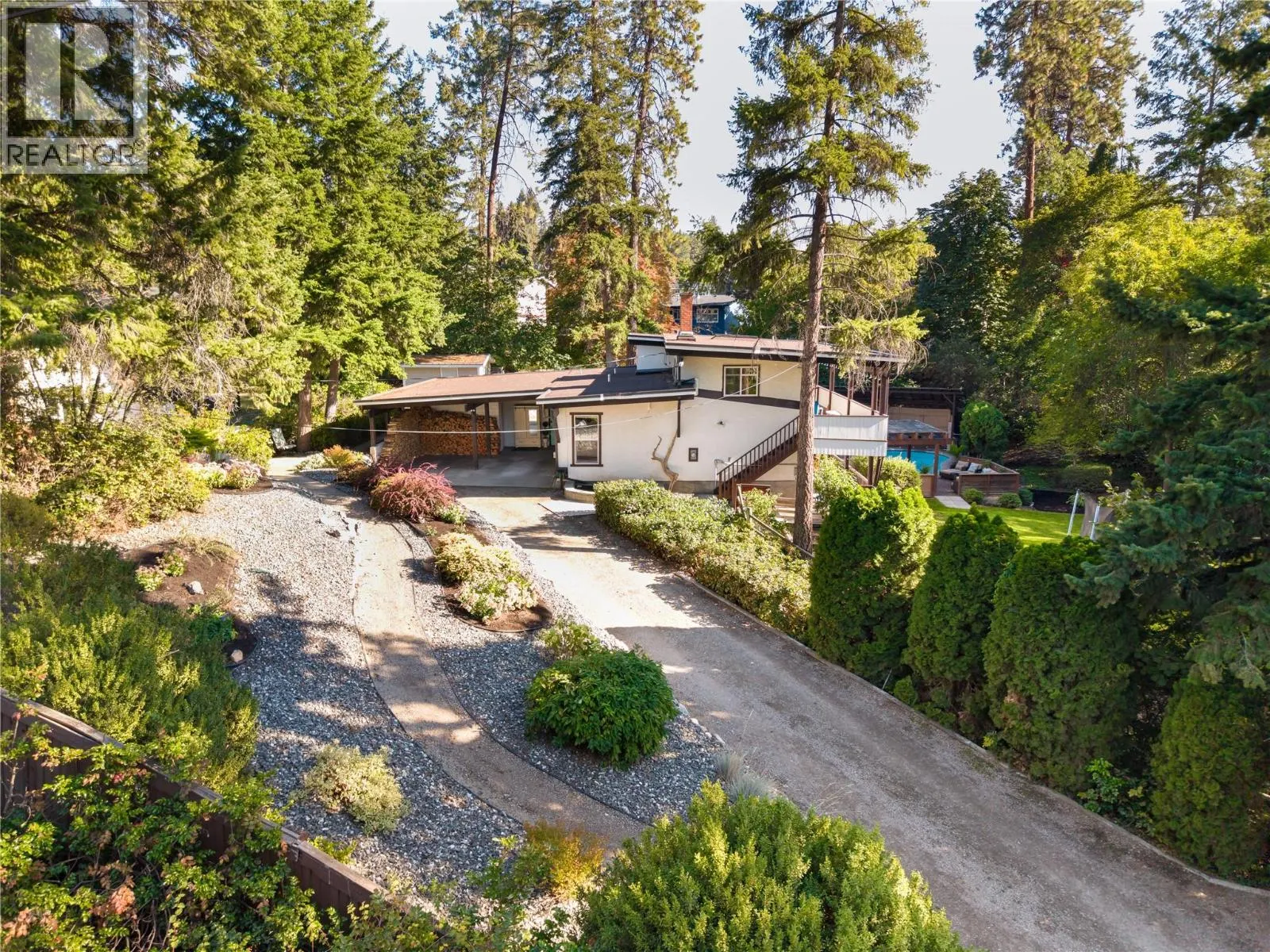 2475 Dunsmuir Road