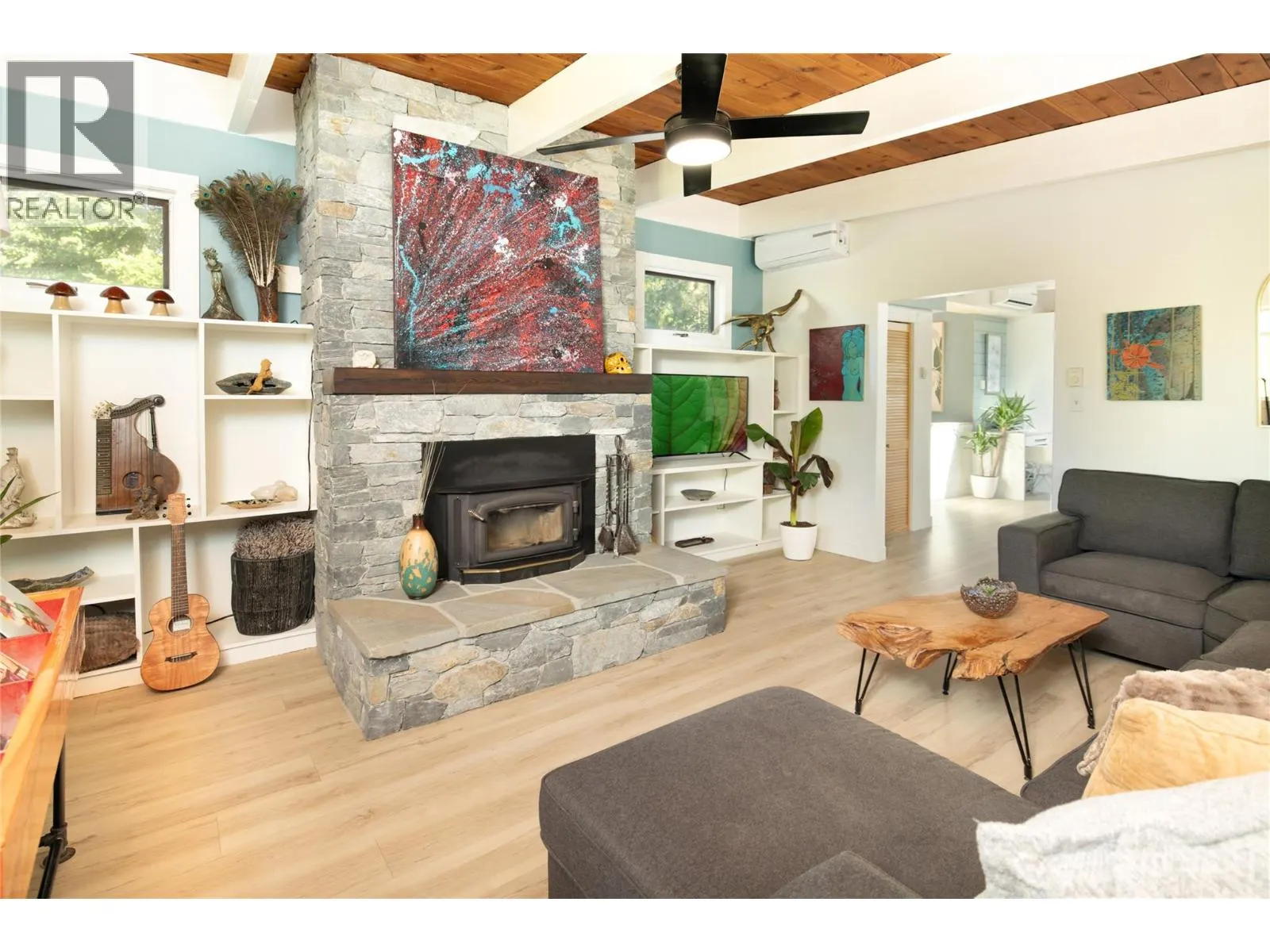 2475 Dunsmuir Road