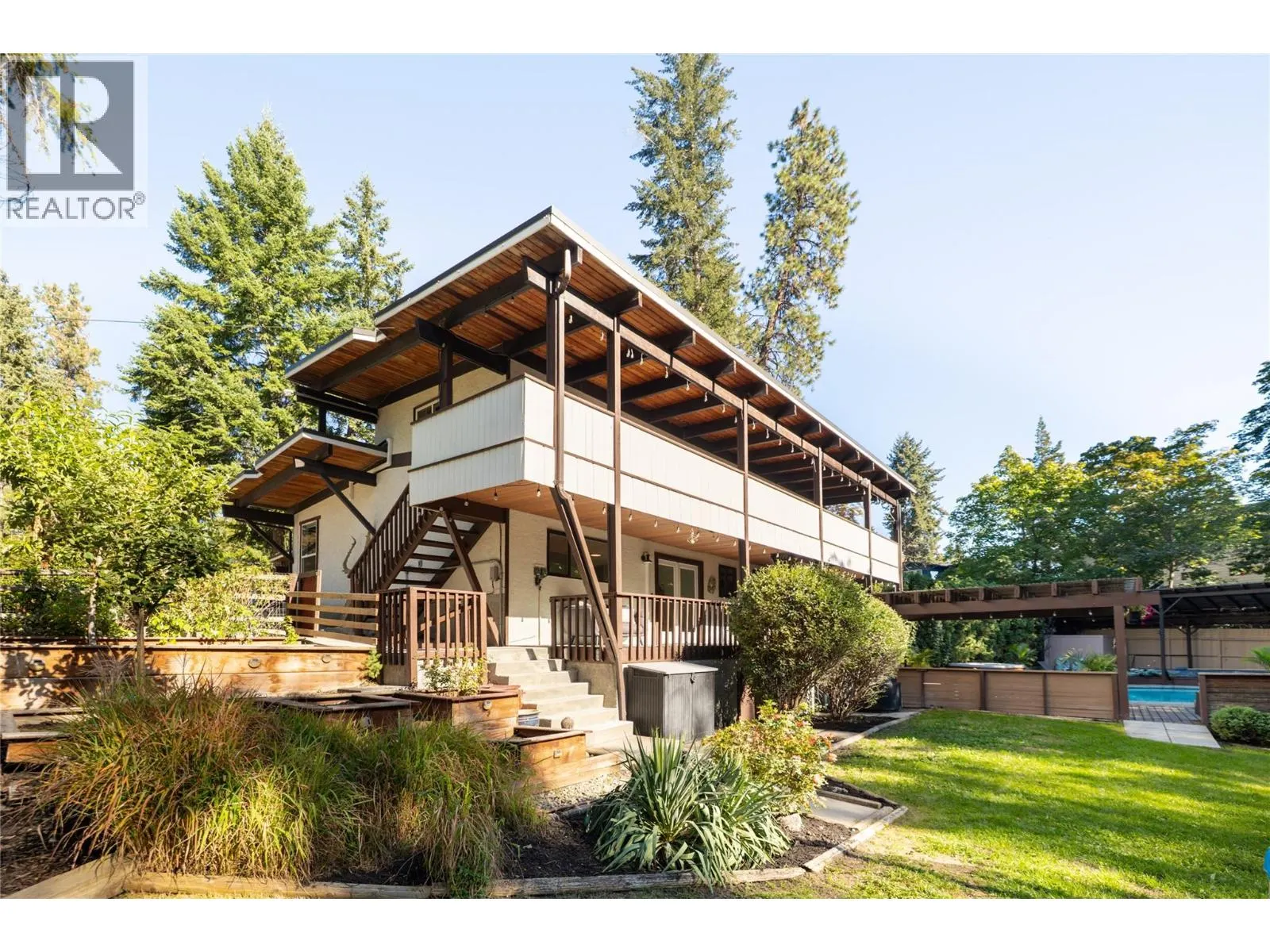 2475 Dunsmuir Road