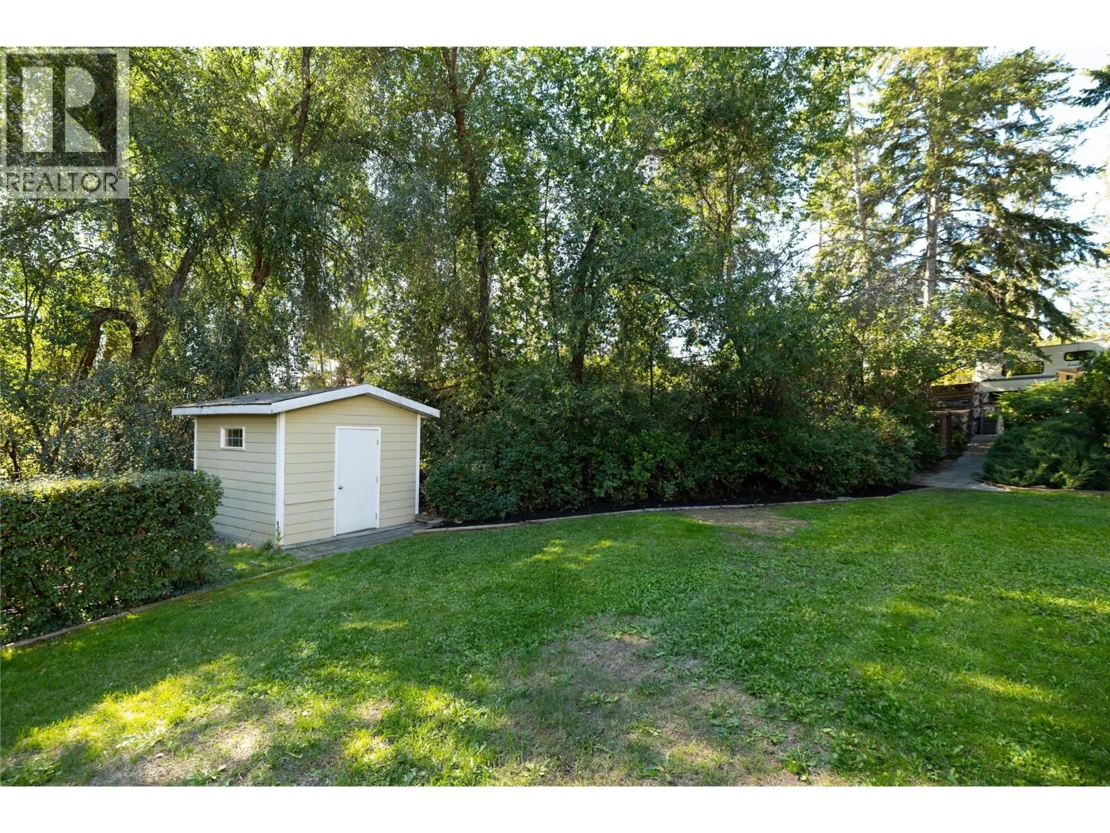 2475 Dunsmuir Road