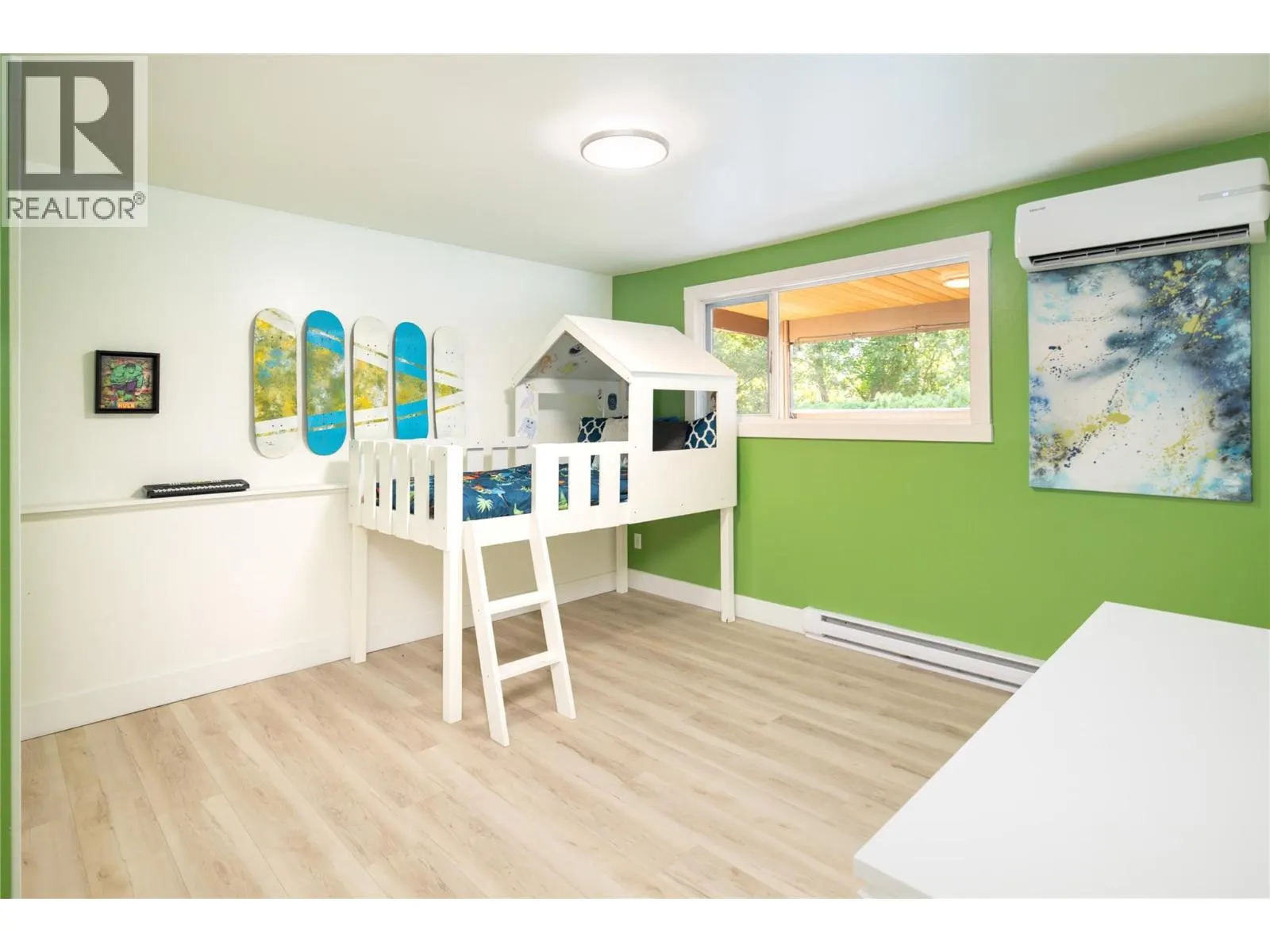 2475 Dunsmuir Road