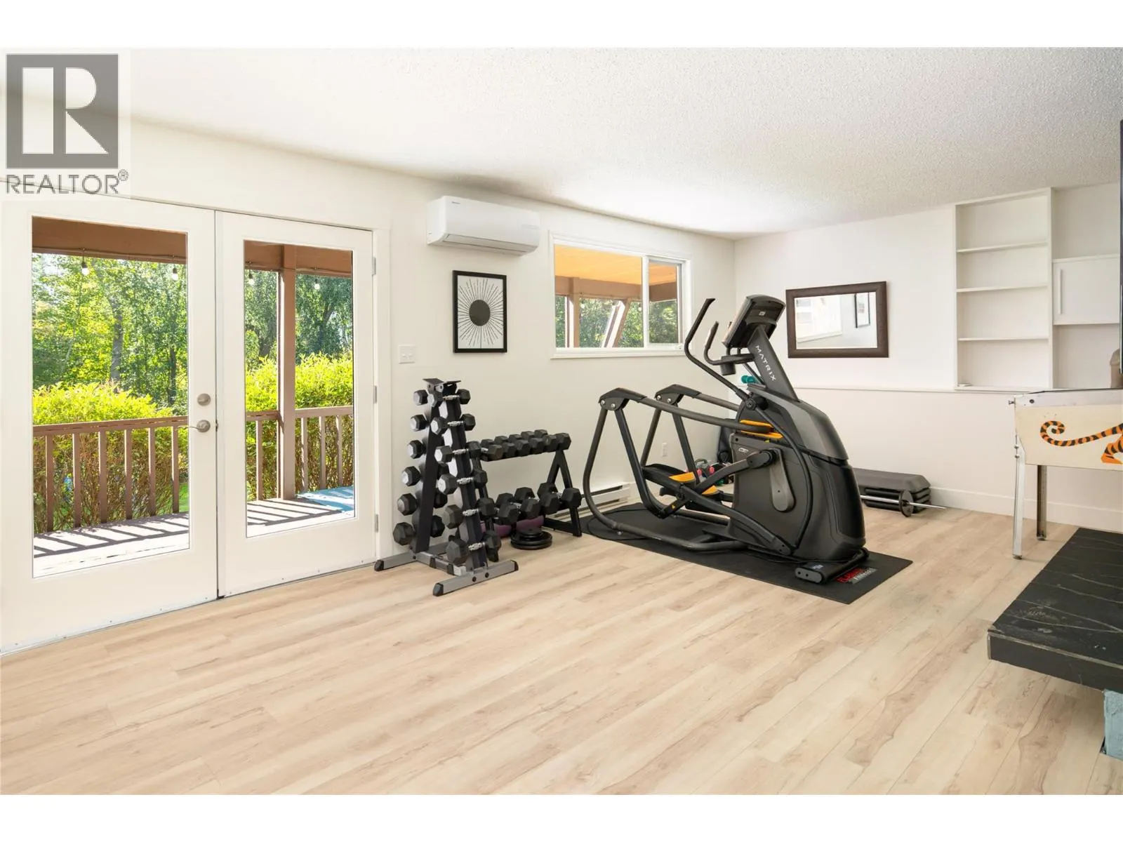 2475 Dunsmuir Road