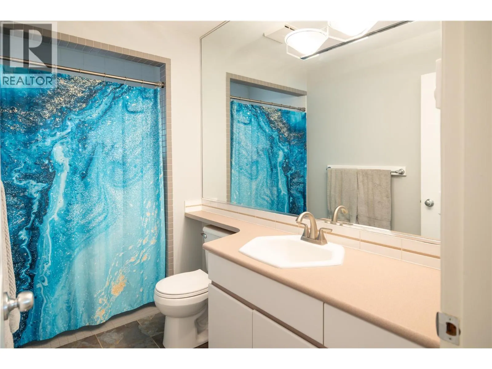 2475 Dunsmuir Road