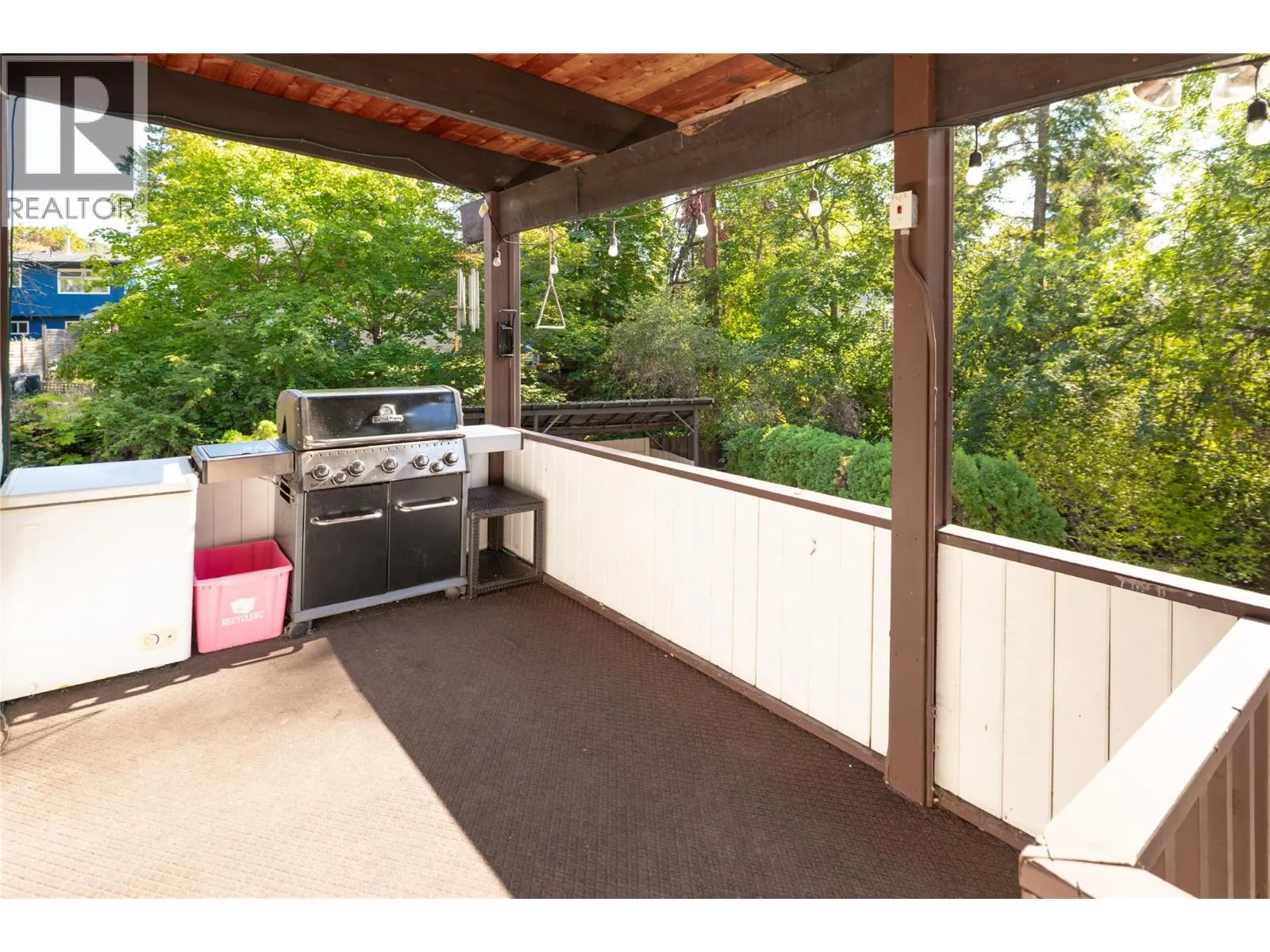 2475 Dunsmuir Road