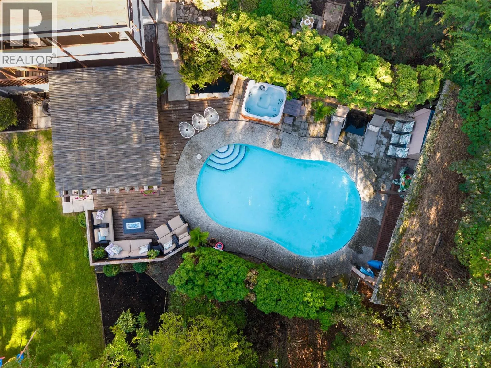 2475 Dunsmuir Road