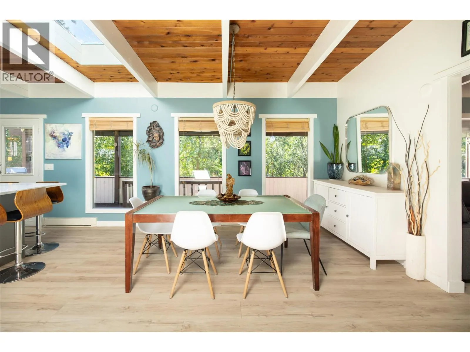 2475 Dunsmuir Road
