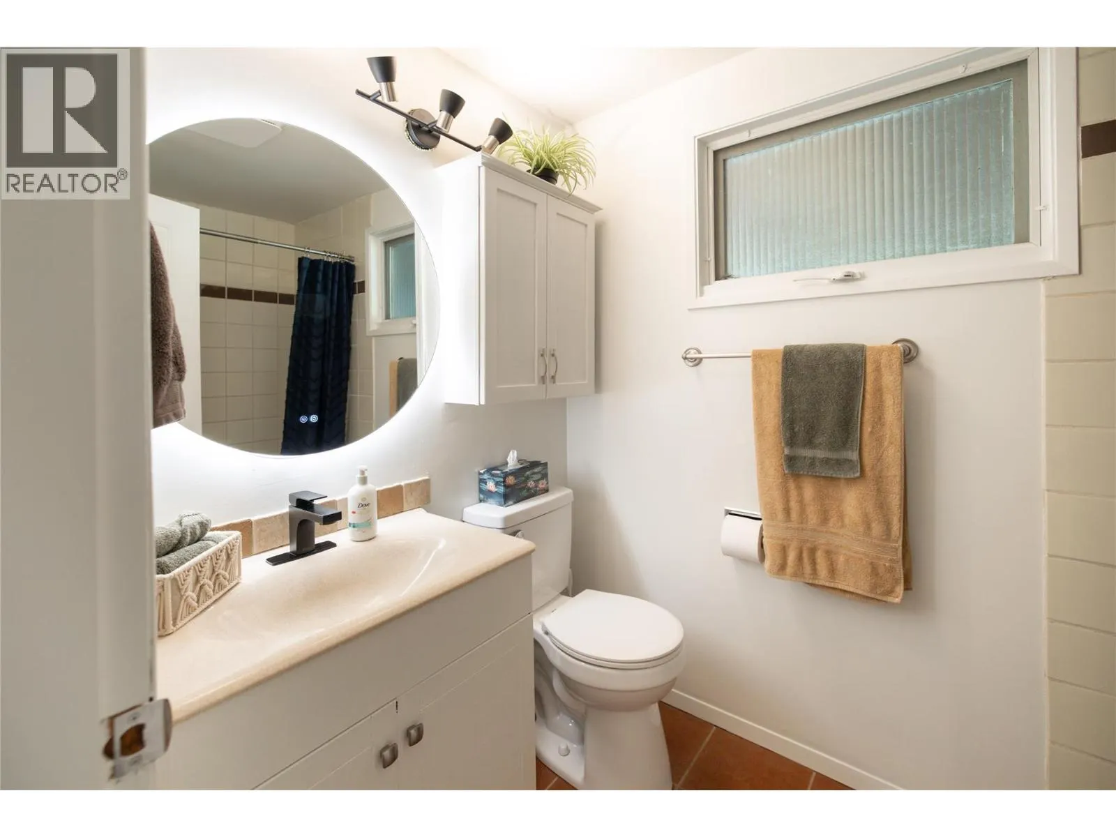 2475 Dunsmuir Road
