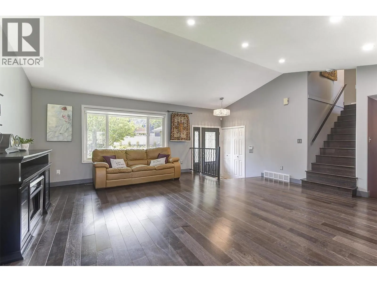 1852 Crossglen Court