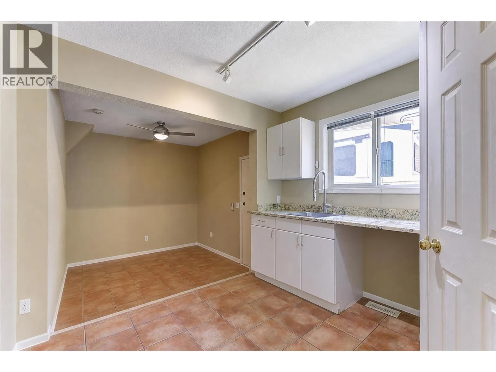 1852 Crossglen Court