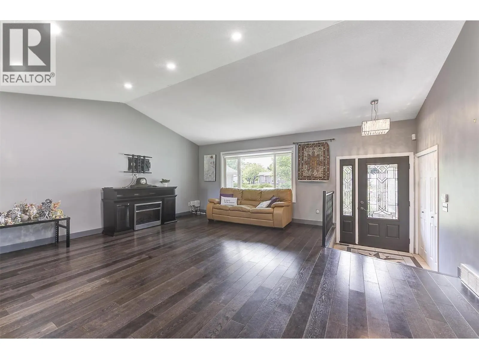 1852 Crossglen Court