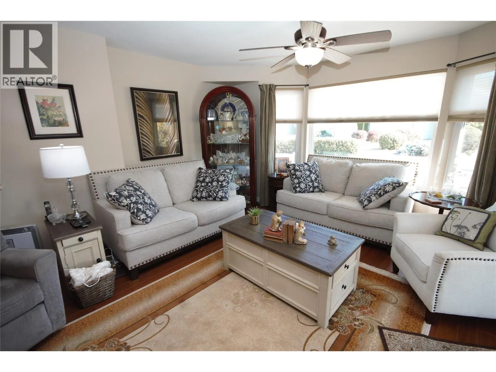 6446 MEADOWS Drive Unit# 14