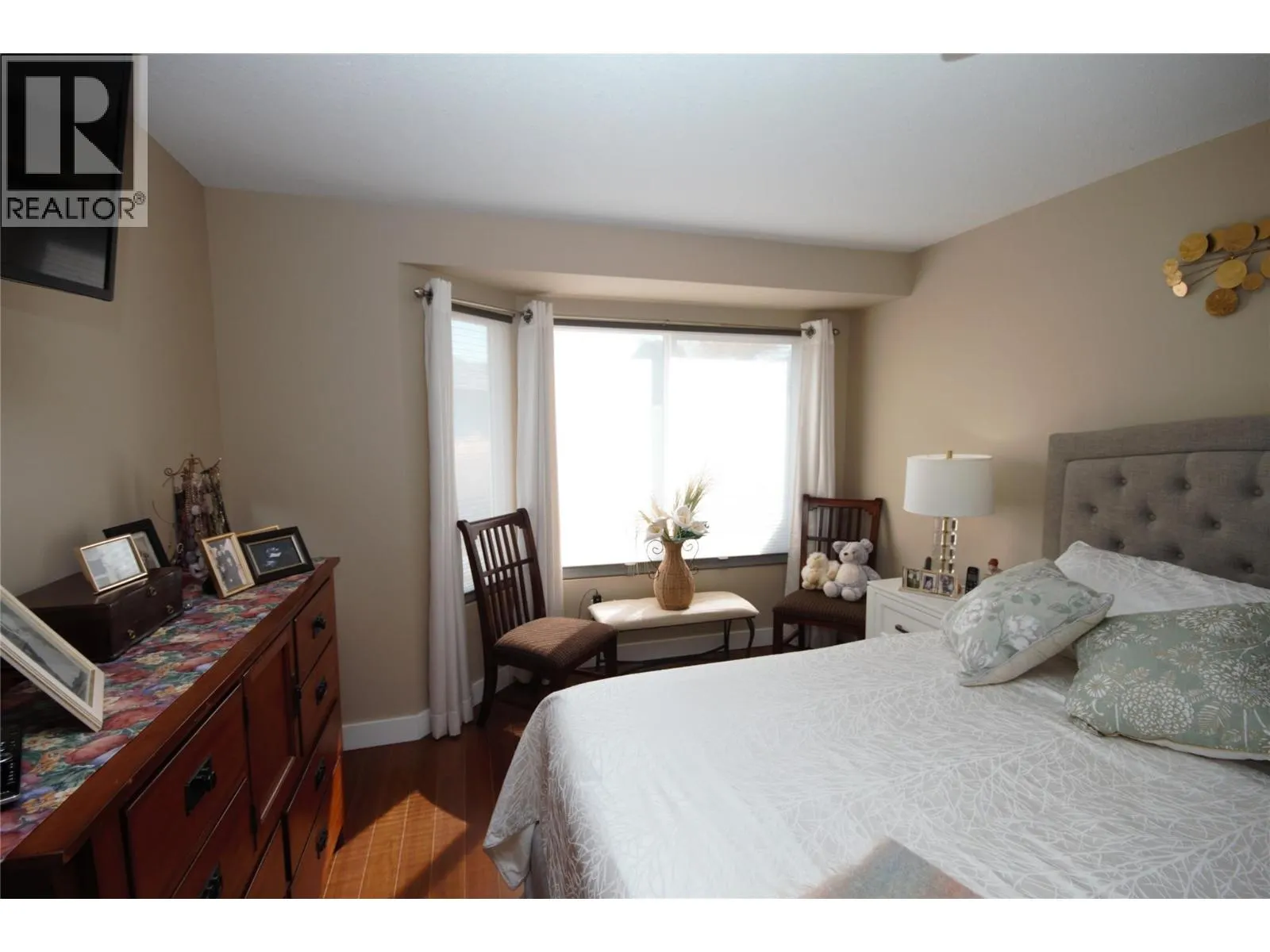 6446 MEADOWS Drive Unit# 14