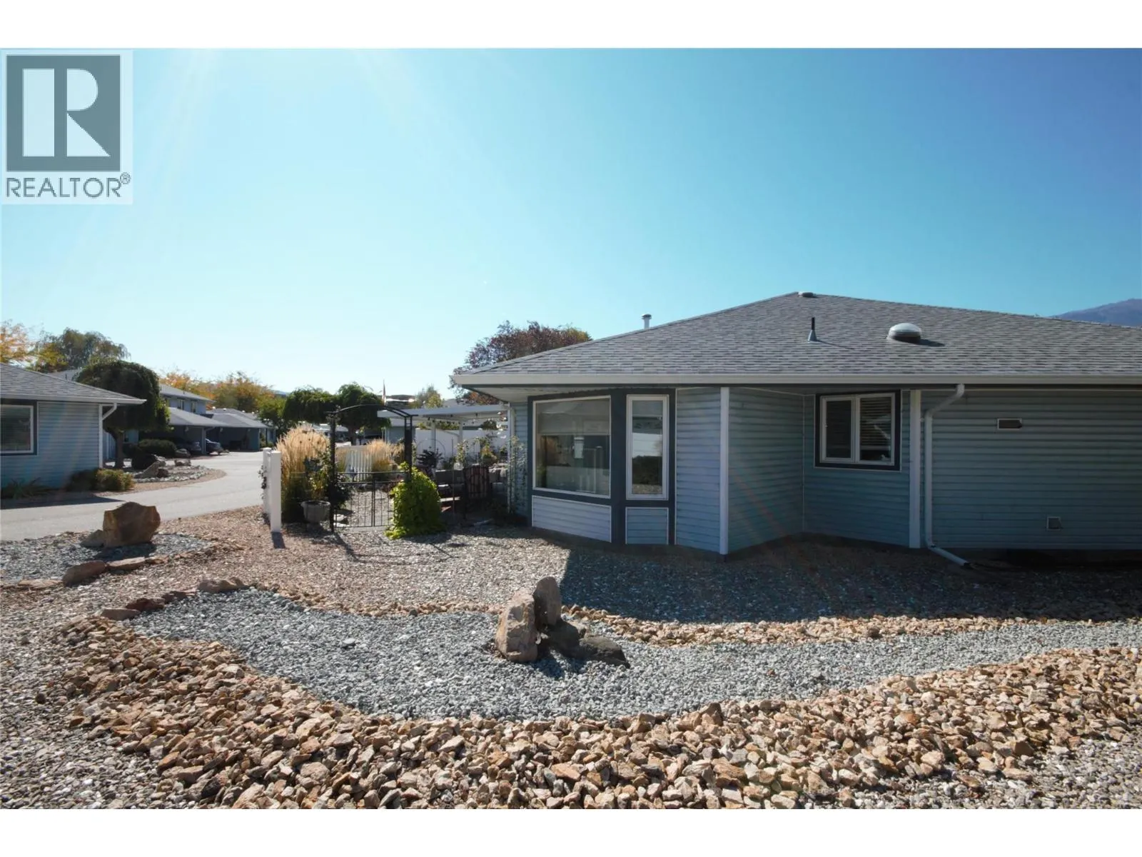 6446 MEADOWS Drive Unit# 14
