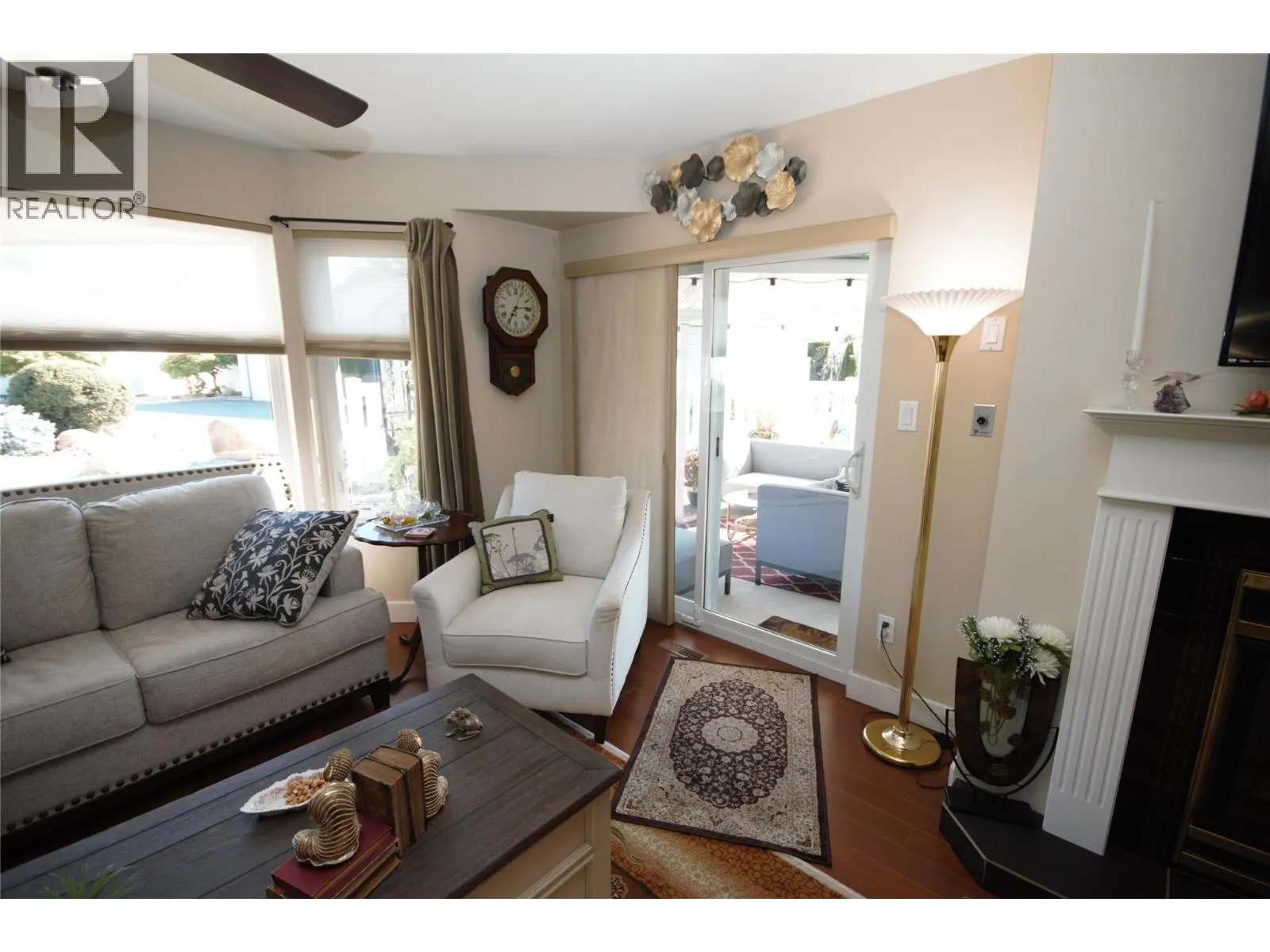 6446 MEADOWS Drive Unit# 14