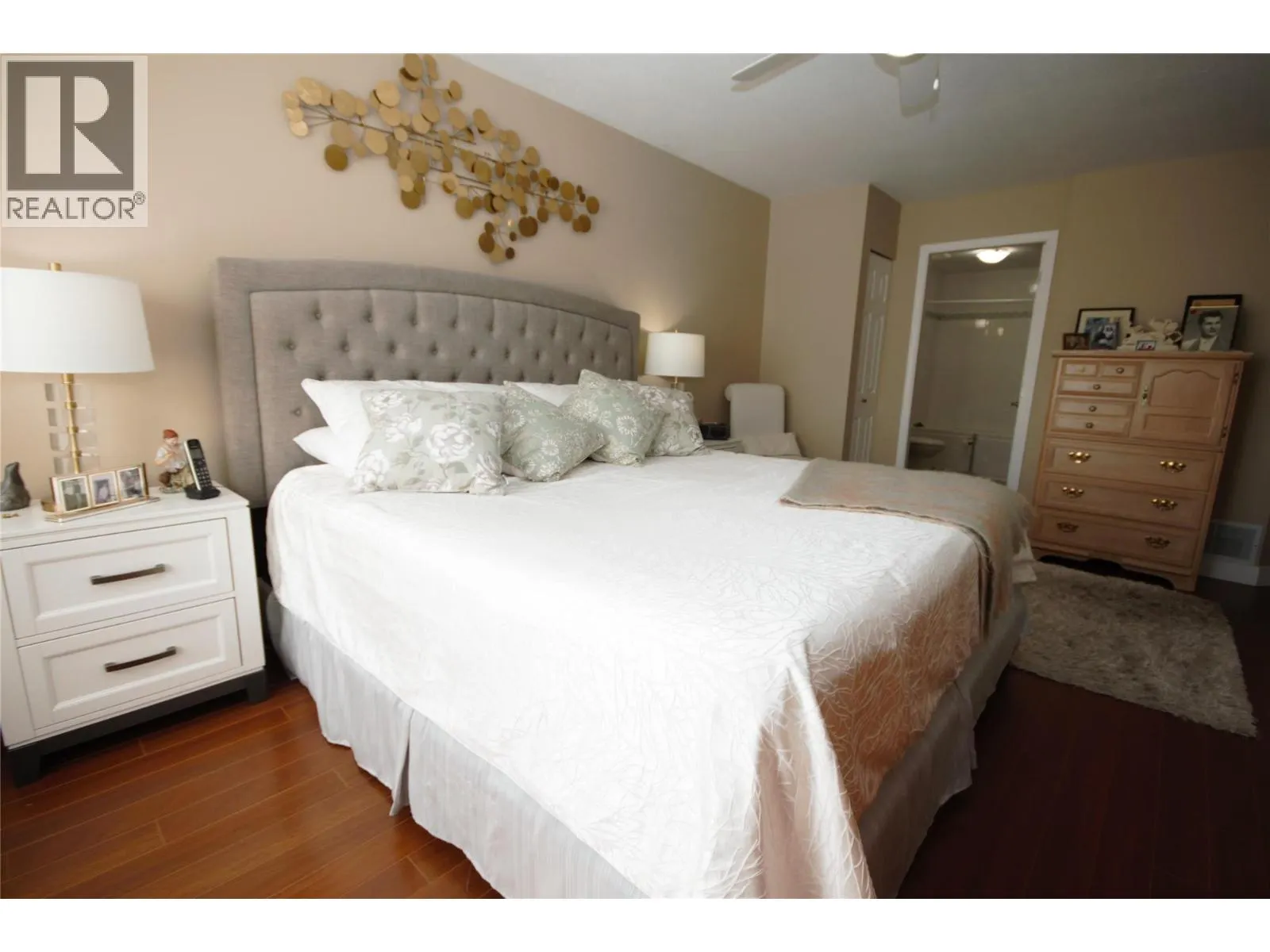 6446 MEADOWS Drive Unit# 14