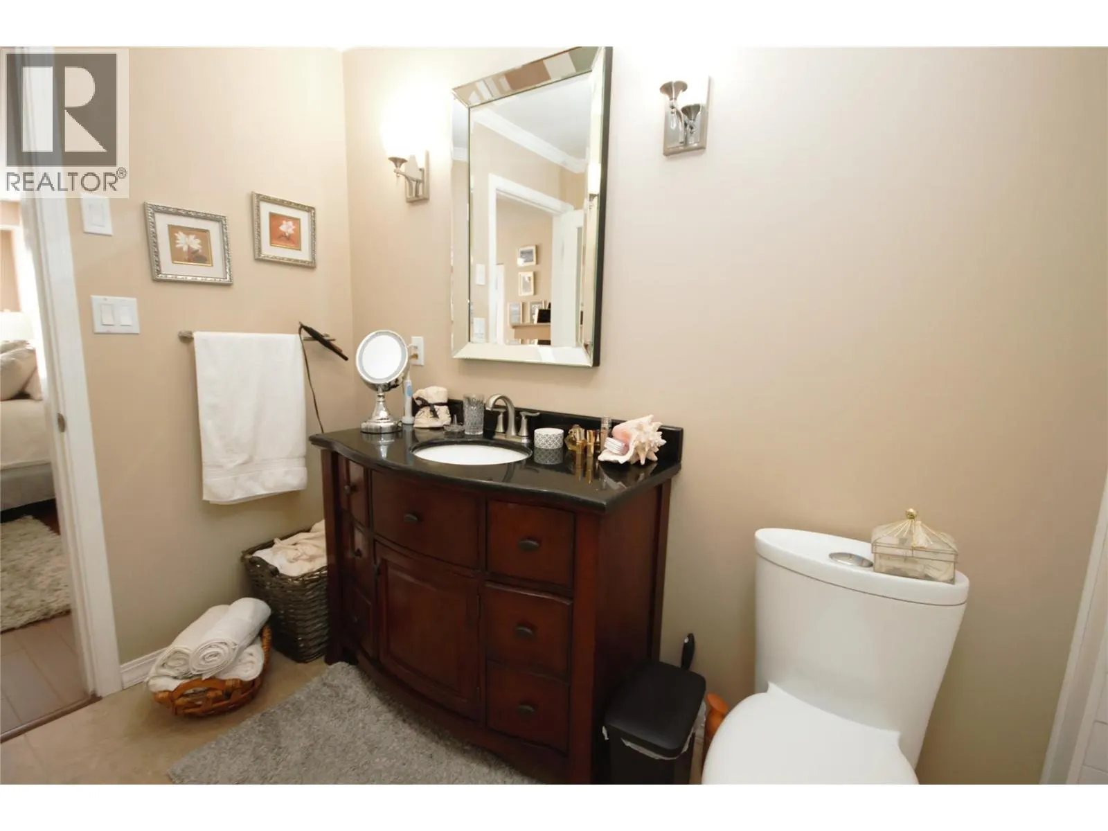 6446 MEADOWS Drive Unit# 14