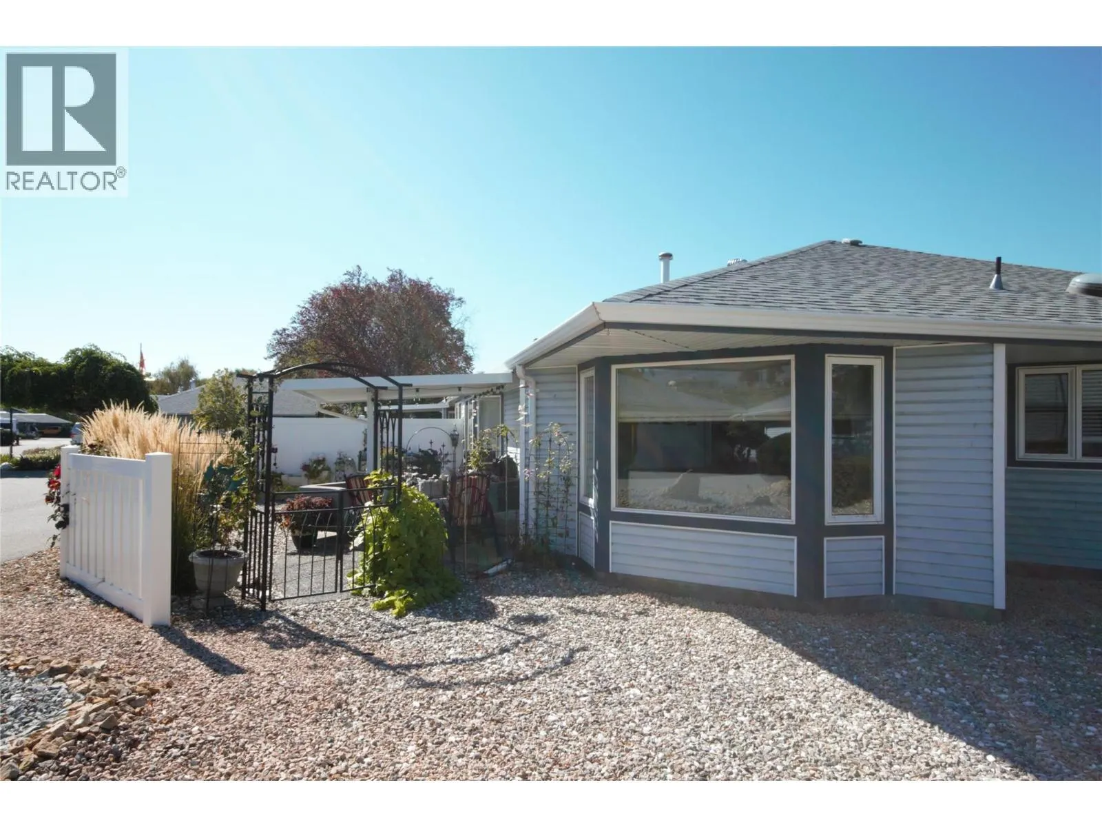 6446 MEADOWS Drive Unit# 14