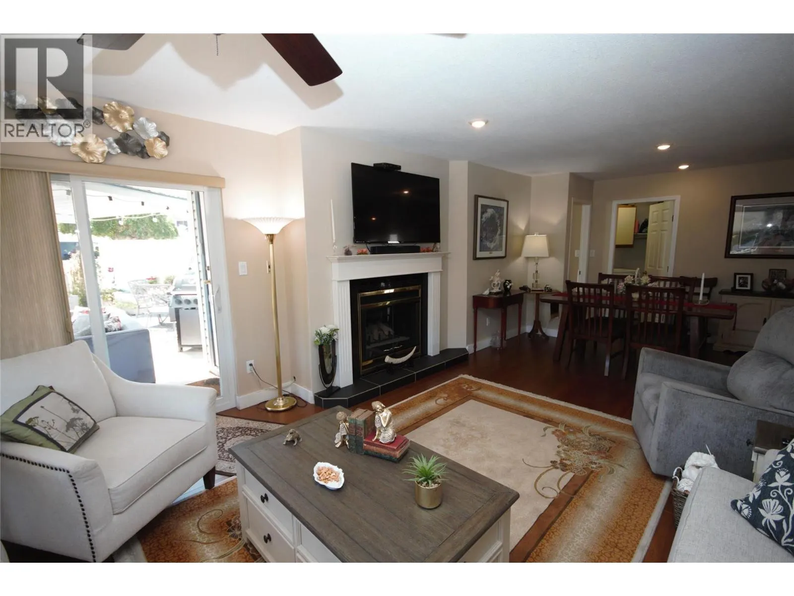 6446 MEADOWS Drive Unit# 14