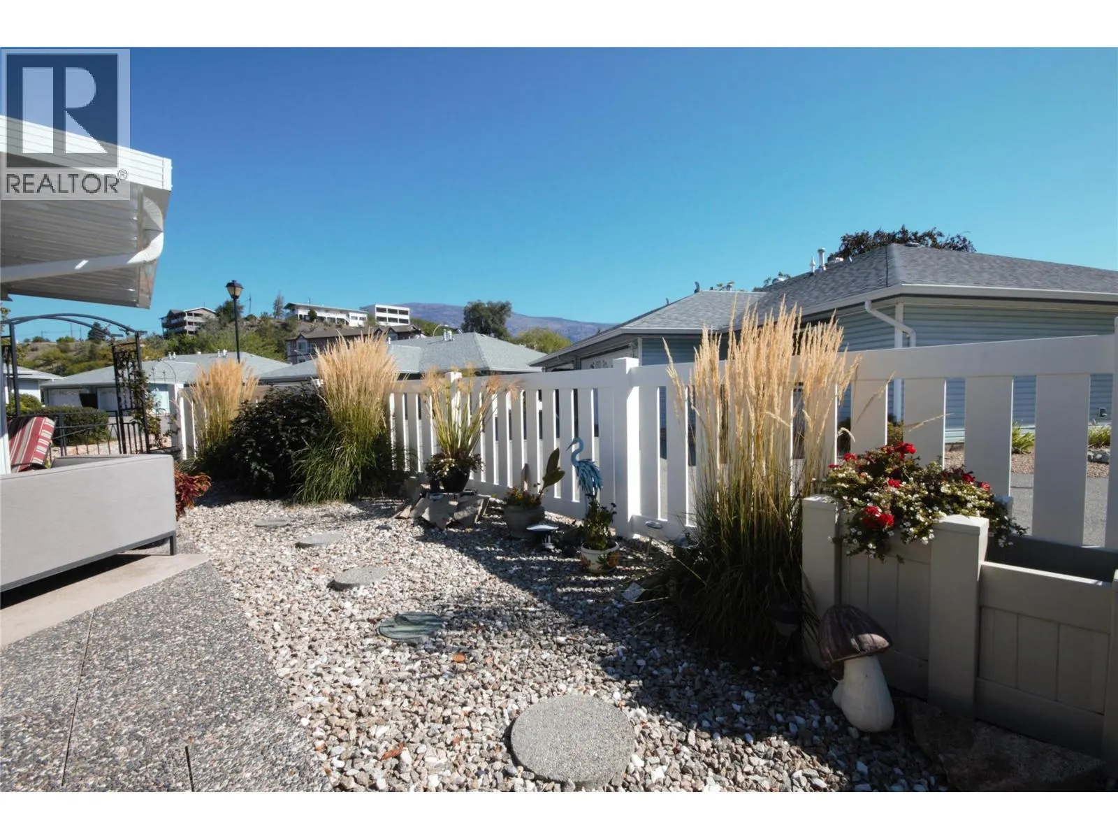 6446 MEADOWS Drive Unit# 14