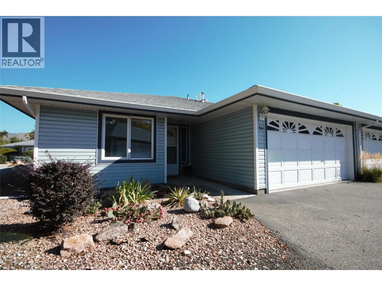 6446 MEADOWS Drive Unit# 14