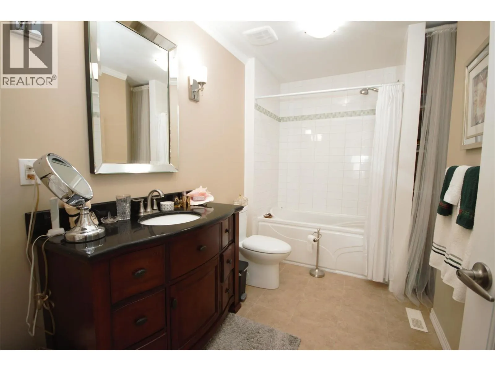 6446 MEADOWS Drive Unit# 14