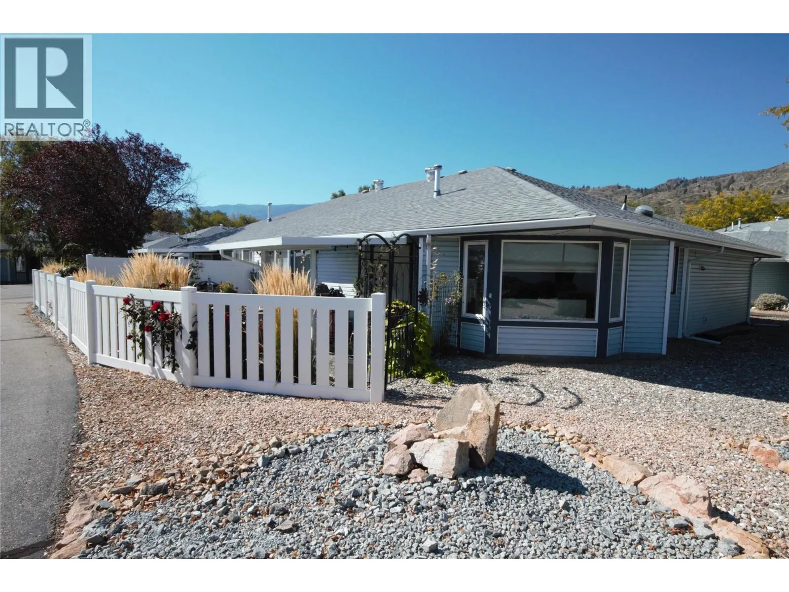6446 MEADOWS Drive Unit# 14