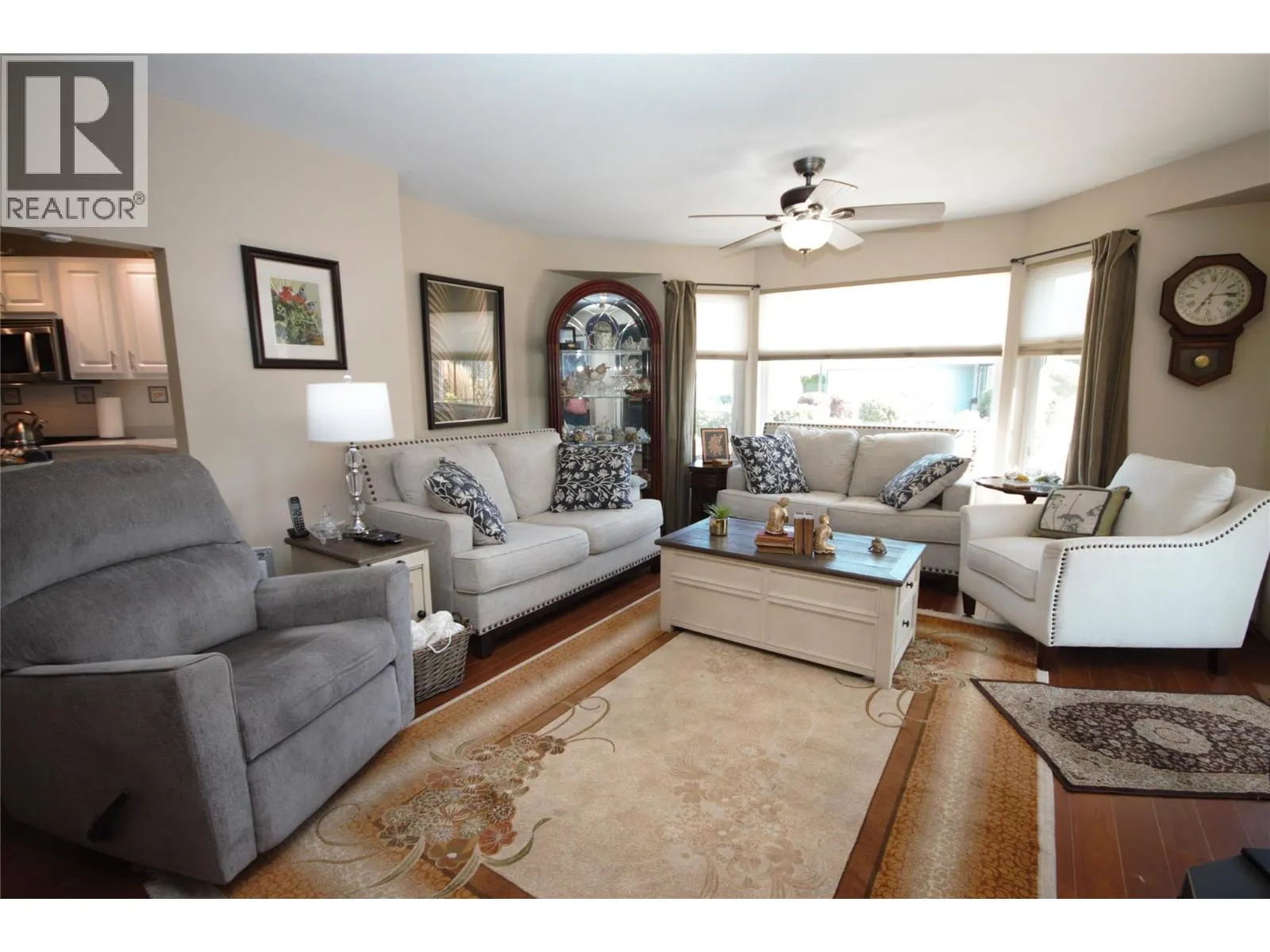 6446 MEADOWS Drive Unit# 14