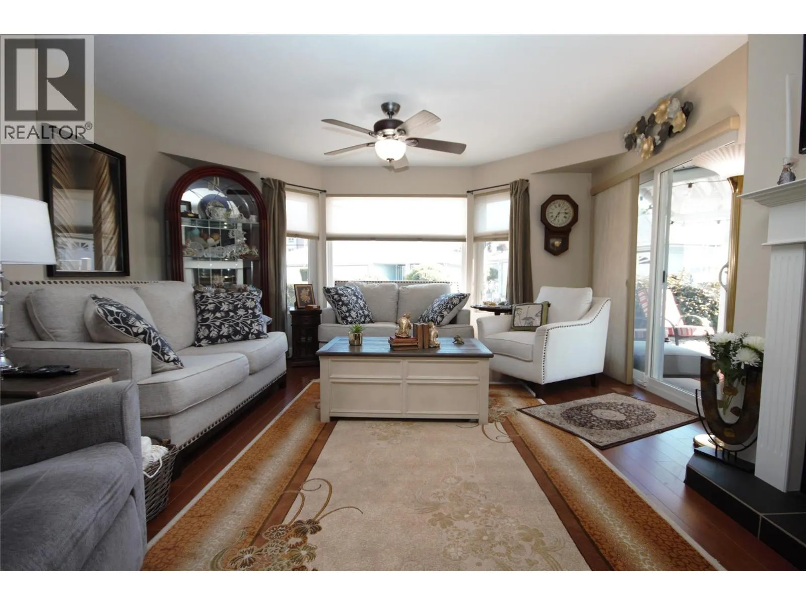 6446 MEADOWS Drive Unit# 14