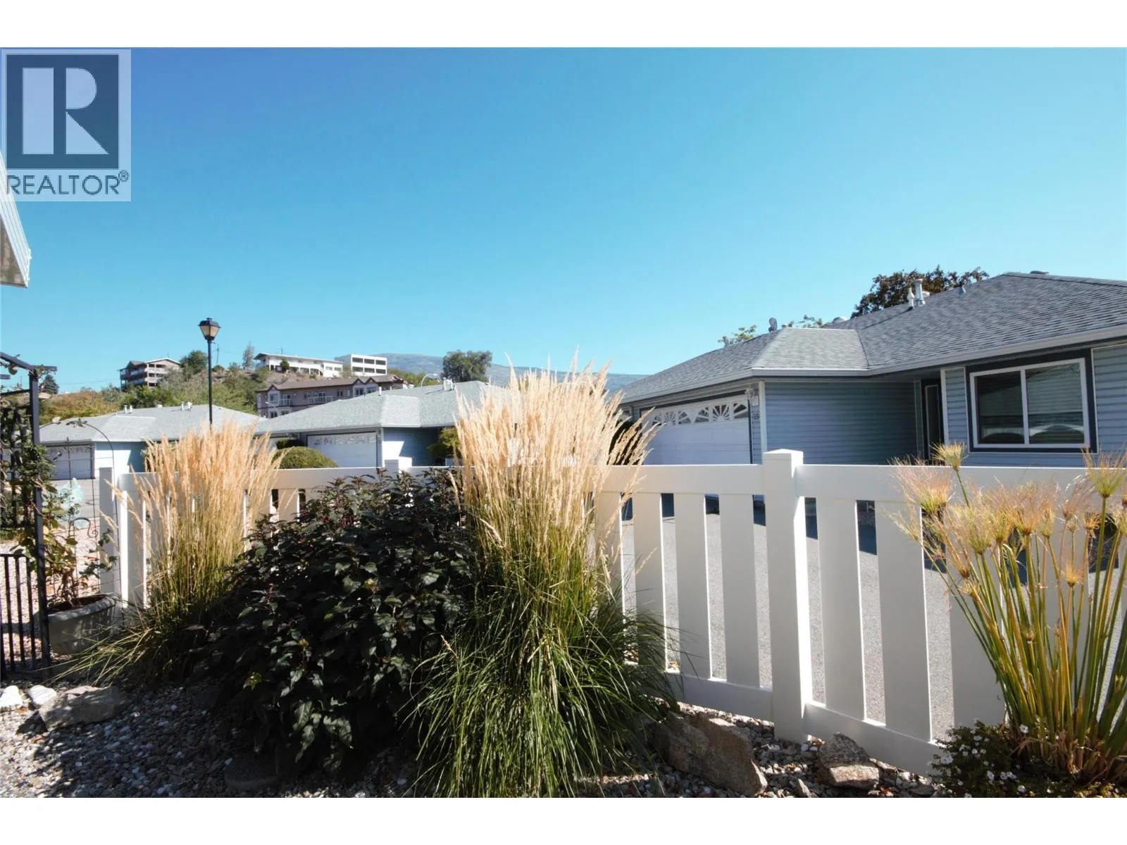 6446 MEADOWS Drive Unit# 14