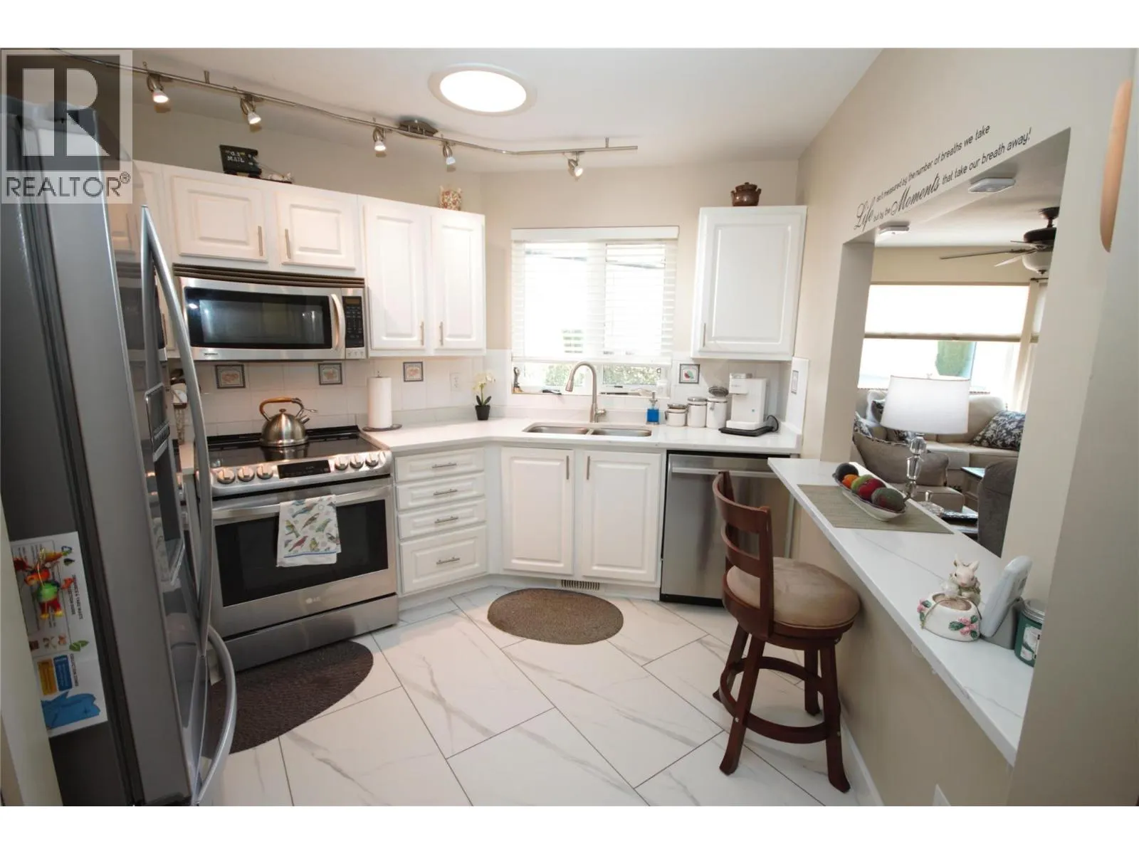 6446 MEADOWS Drive Unit# 14