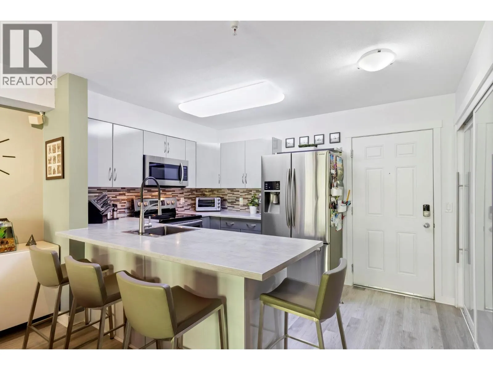 1479 Glenmore Road N Unit# 214