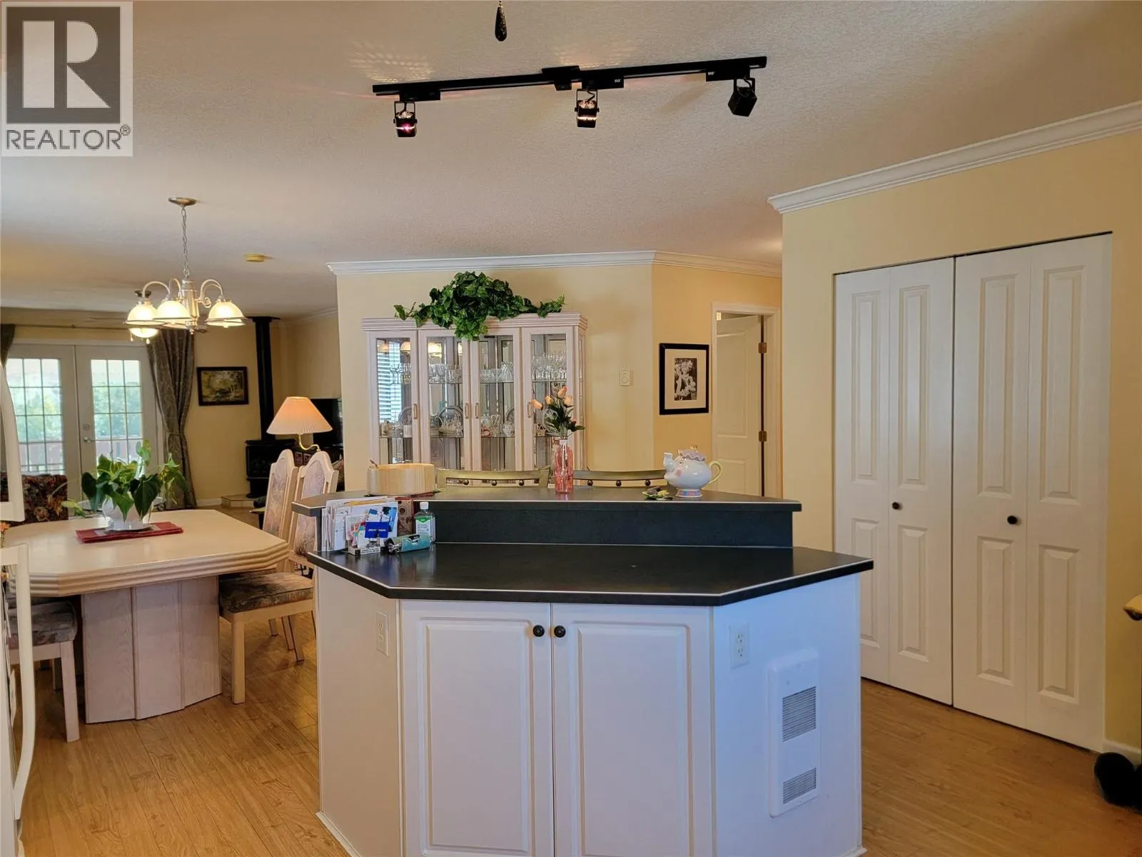 522 Vansanten Road Unit# 5