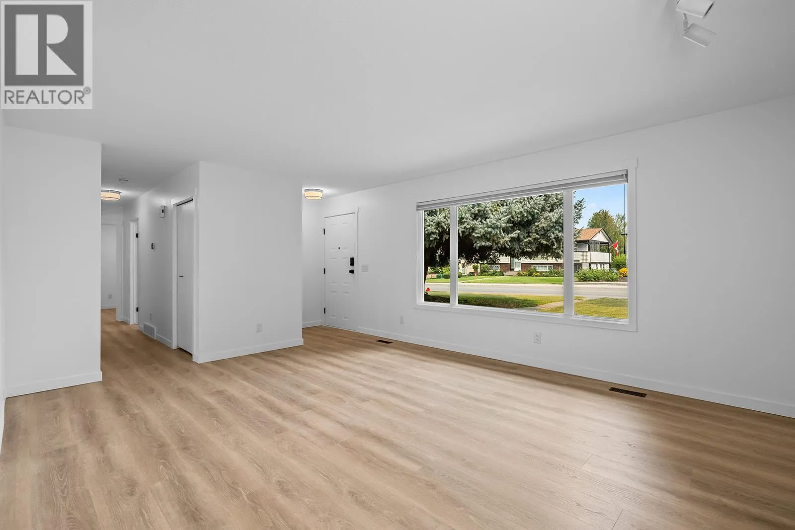 748 Hollywood Road N