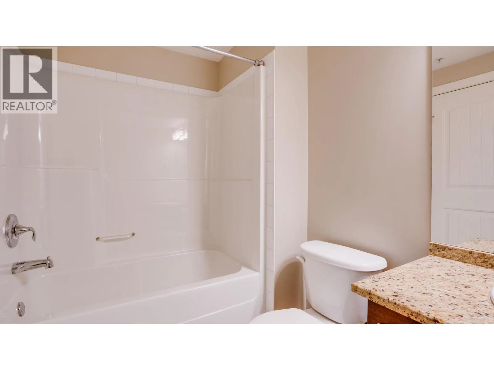 3735 Casorso Road Unit# 105