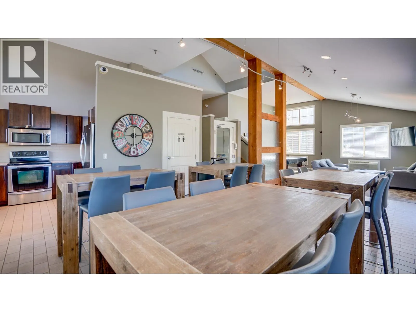 3735 Casorso Road Unit# 105