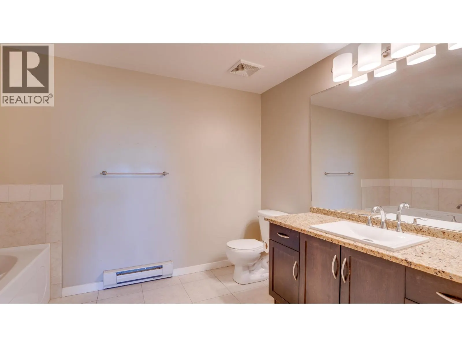3735 Casorso Road Unit# 105