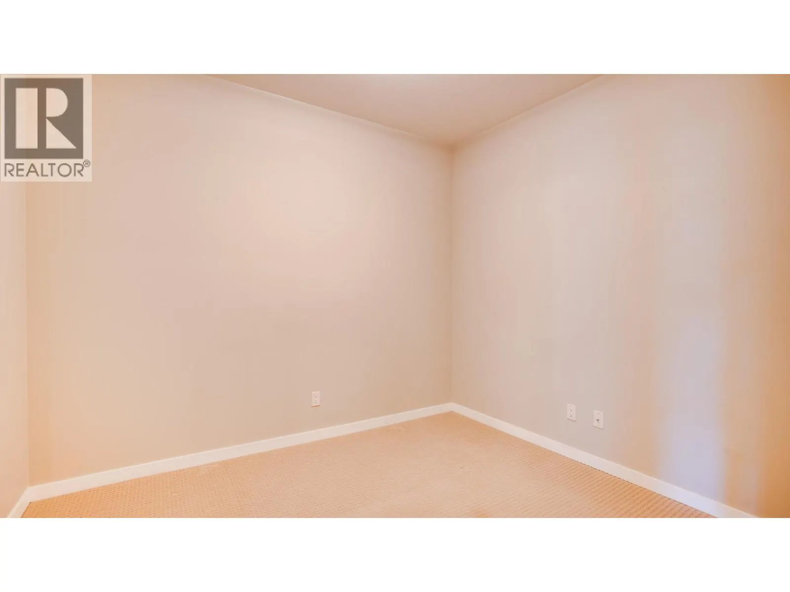3735 Casorso Road Unit# 105