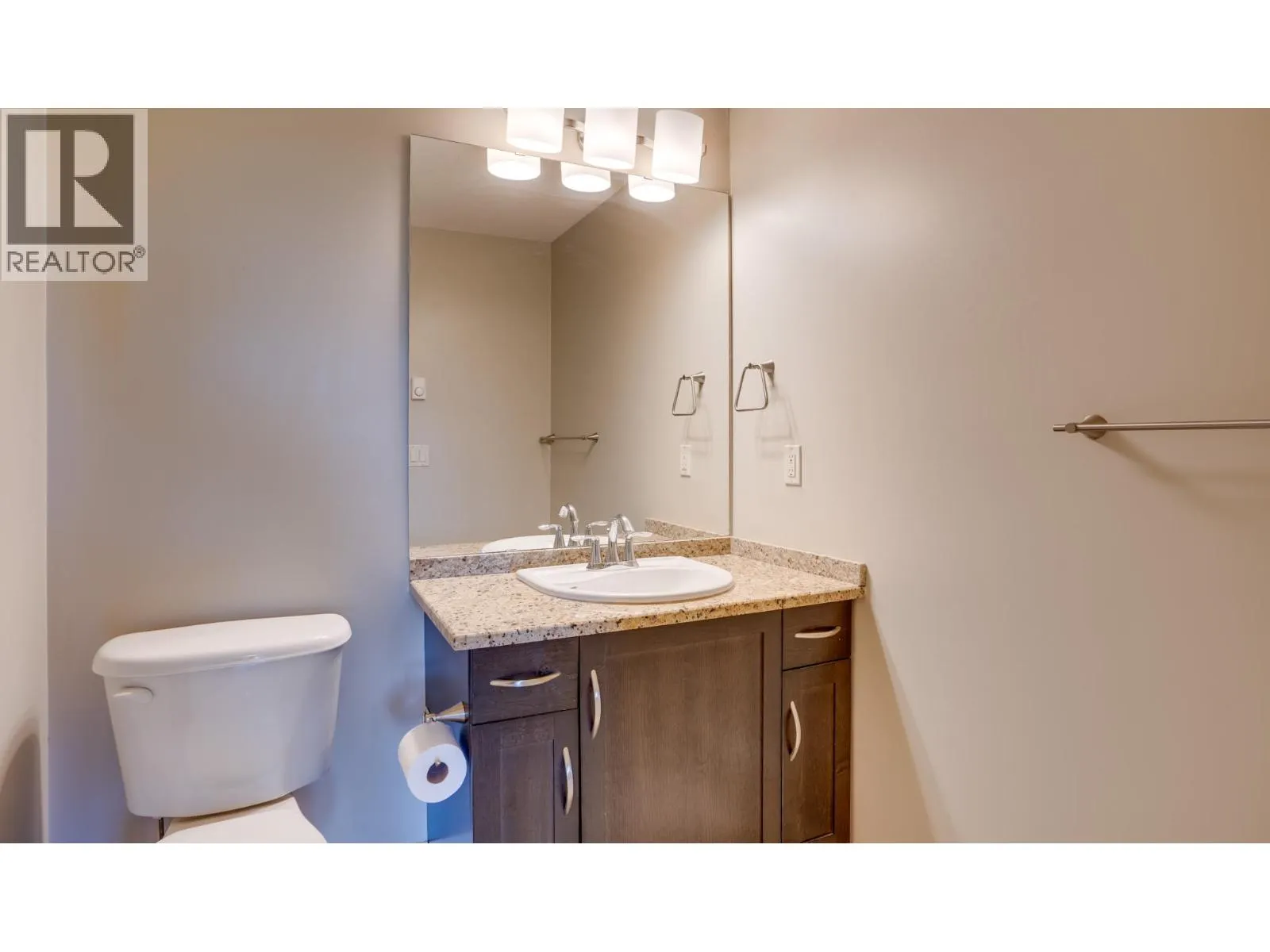 3735 Casorso Road Unit# 105