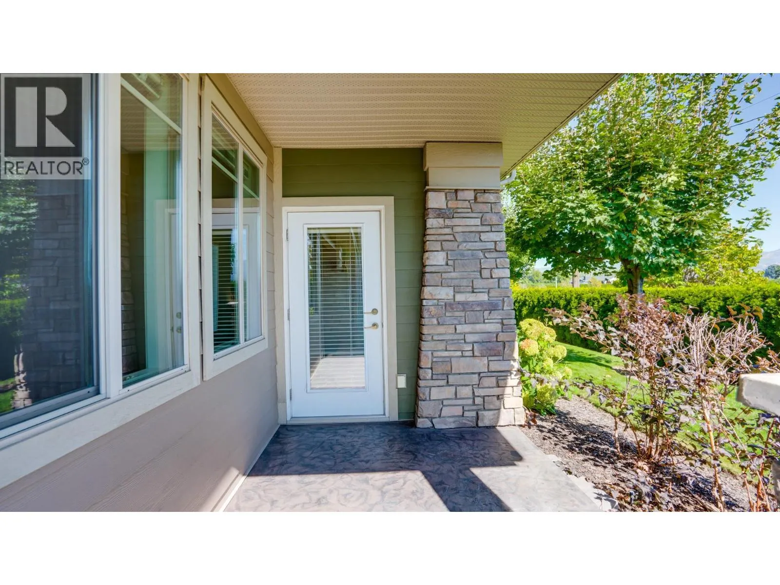 3735 Casorso Road Unit# 105