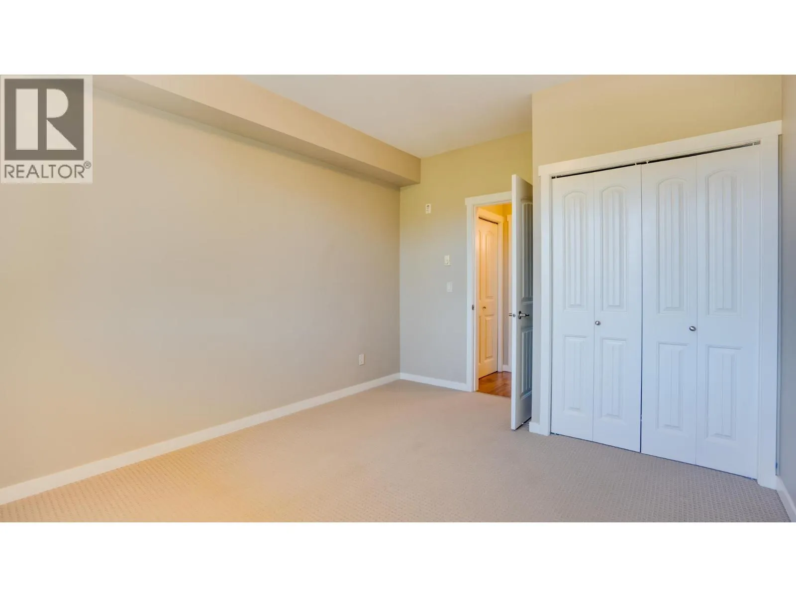 3735 Casorso Road Unit# 105