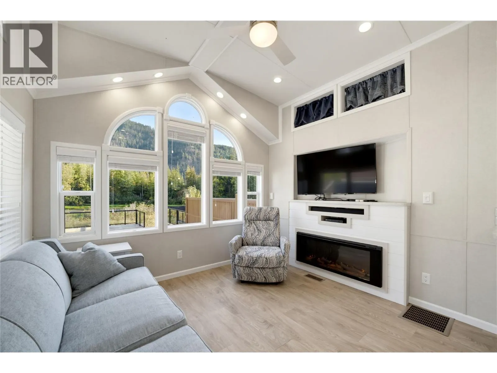 1383 Silver Sands Road Unit# 68
