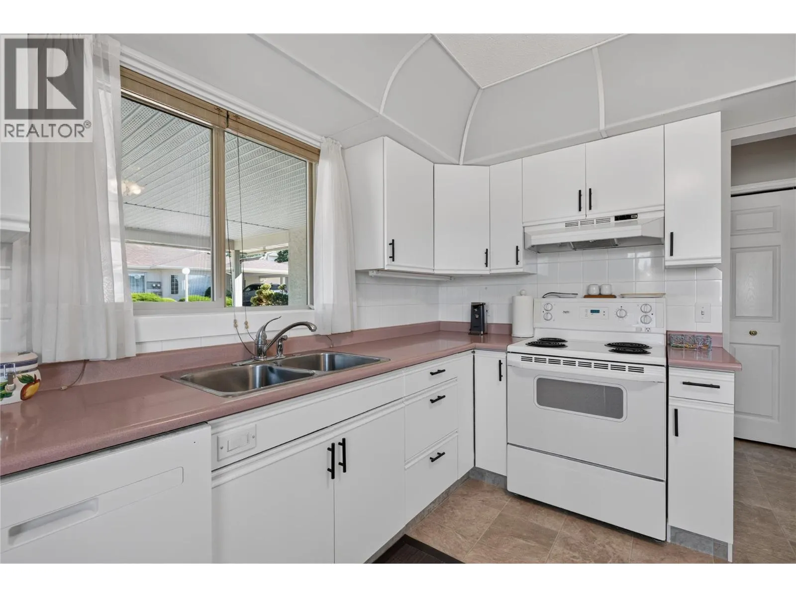 2200 40 Avenue Unit# 3