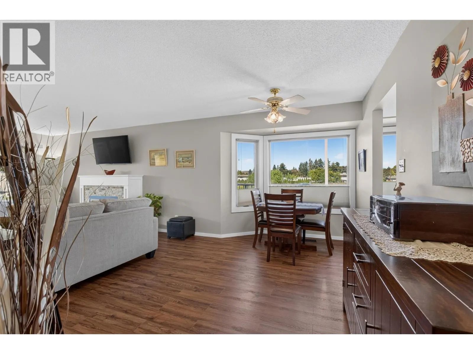 2200 40 Avenue Unit# 3