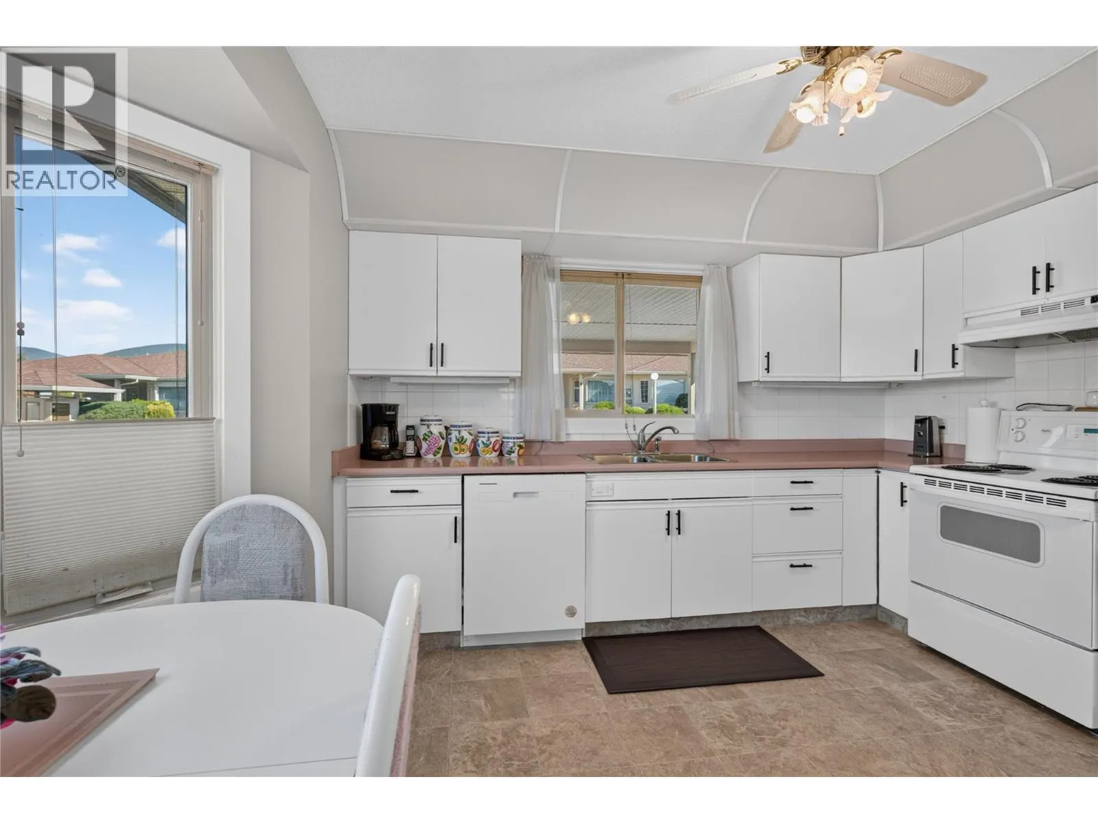 2200 40 Avenue Unit# 3