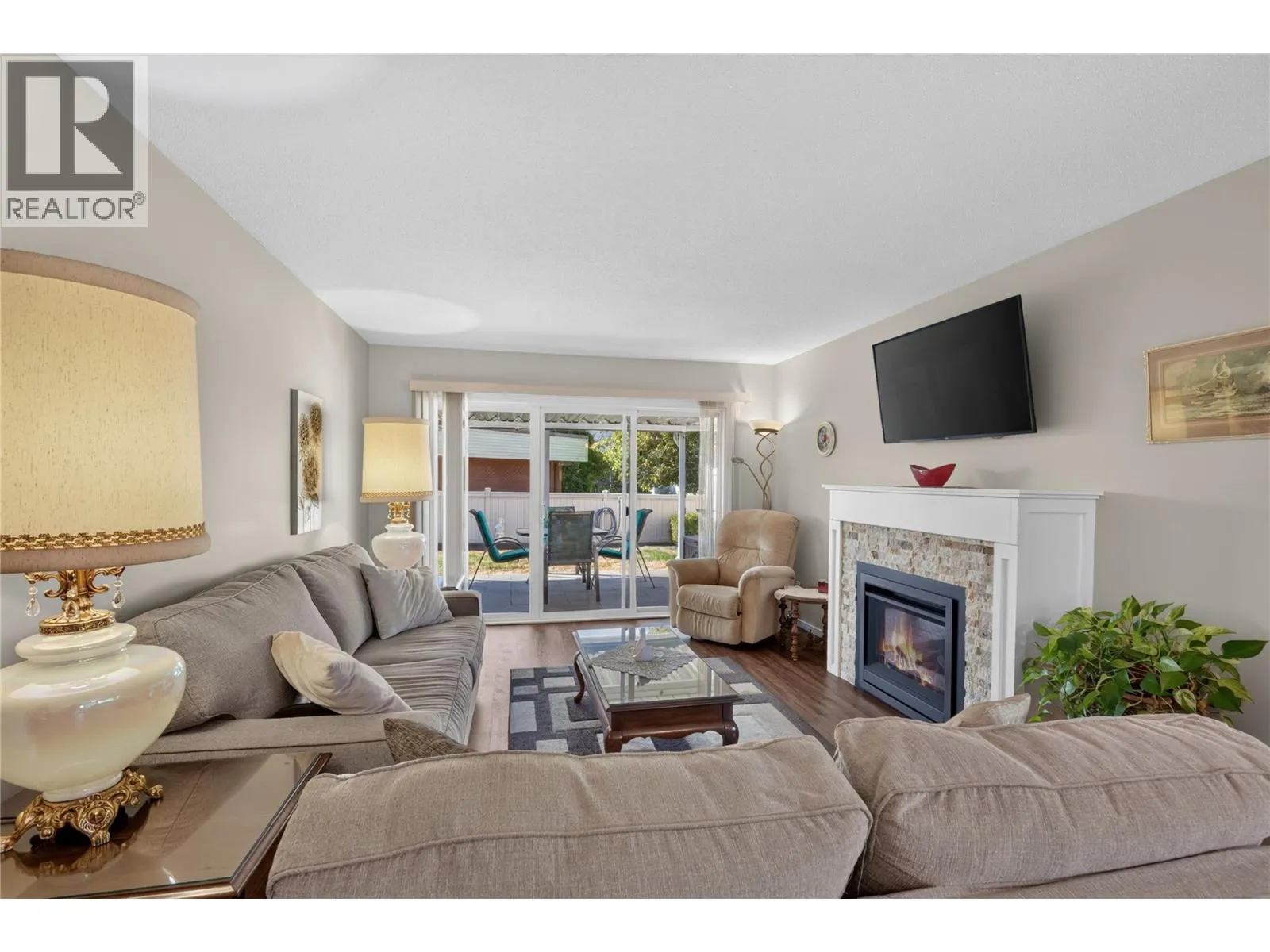2200 40 Avenue Unit# 3