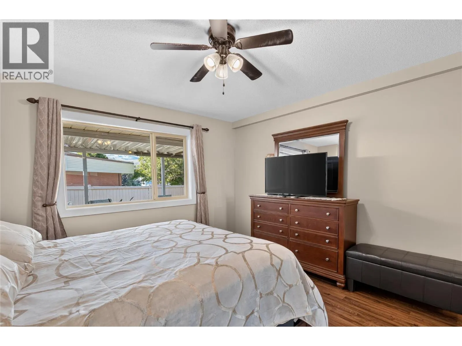2200 40 Avenue Unit# 3