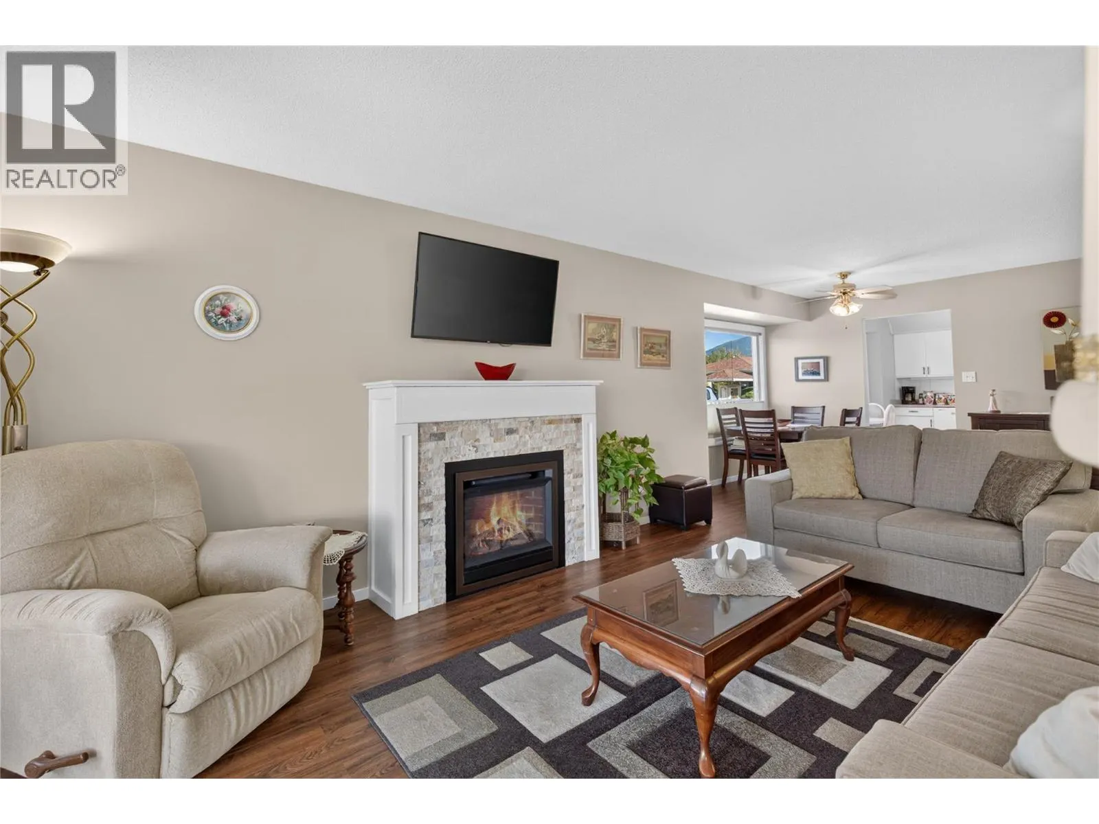 2200 40 Avenue Unit# 3