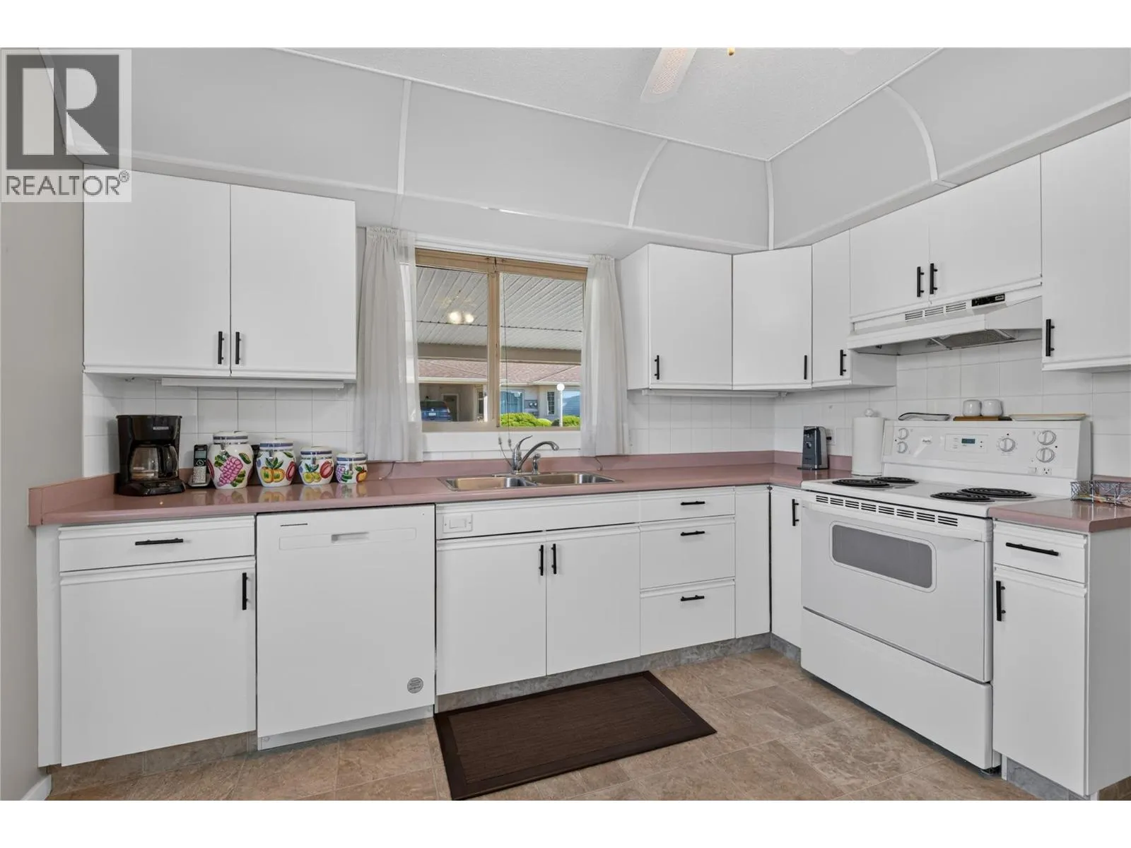 2200 40 Avenue Unit# 3